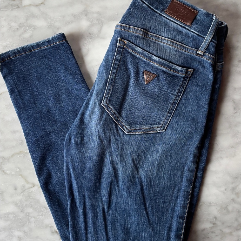 Guess Power Curvy Mid Rise Skinny Jeans – Size 26 – Classic Blue Denim - Picture 2 of 5